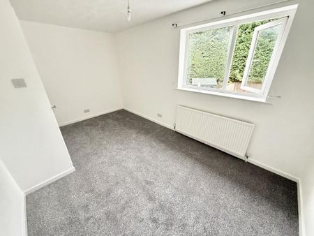 3 bedroom semi-detached house to rent - Photo 4