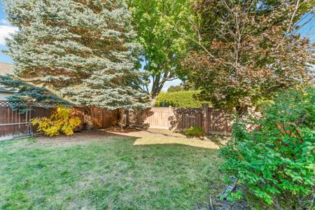 For Lease - 7 Castlethorpe Crescent, South of Baseline to Knoxdale, Ontario - Photo 2