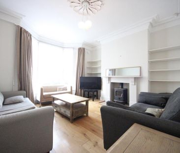 1 bedroom in a house share to rent - Photo 1