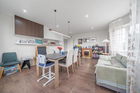 3 bedroom flat to rent - Photo 3