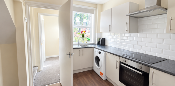 2 bedroom terraced house to rent - Photo 2