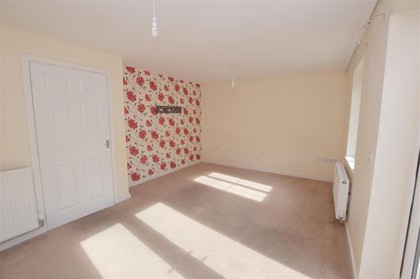 4 bed town house to rent in Chervil Close, Newcastle - Photo 1