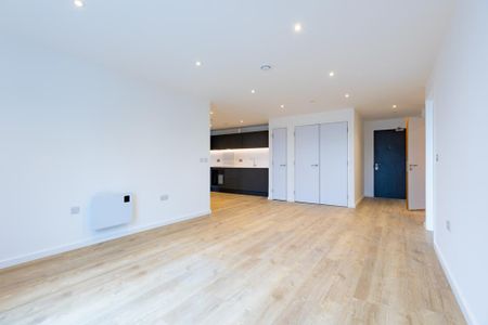 3 bedroom flat to rent - Photo 3