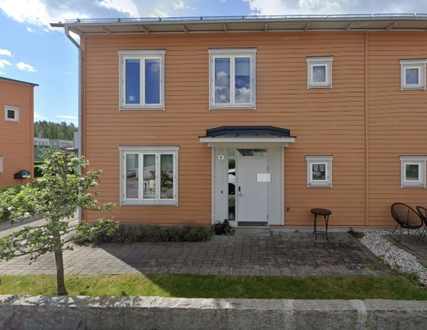 Vårbrisvägen 8 - Photo 1