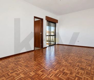 House Floor T3 in Fernão Ferro, Seixal - Photo 5