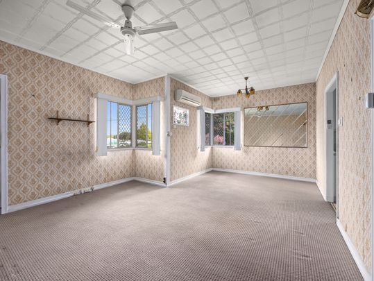 25 Walkers Ln, Booval QLD 4304 - House For Rent | Domain - Photo 1