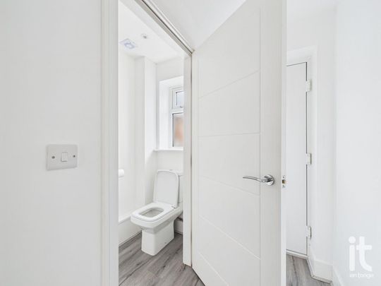 3 bedroom mews to rent - Photo 1