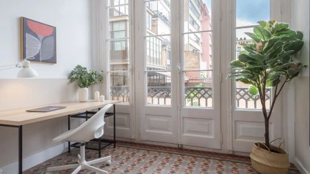 Room in a shared 8-bedroom apartment for rent in la Dreta de l'Eixample, perfect for professionals and students - Photo 4