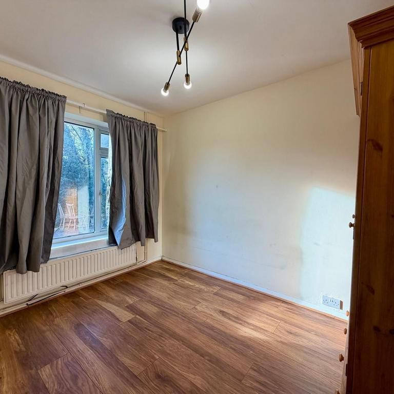 3 bedroom bungalow to rent - Photo 1