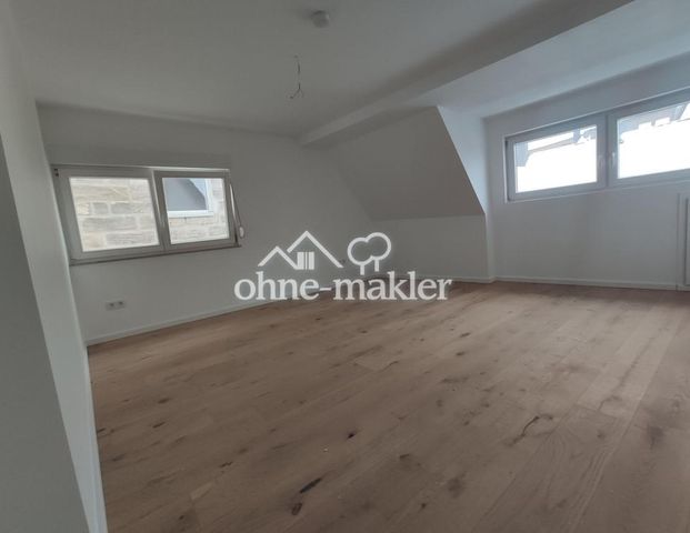 Exklusives Wohnen nach Sanierung: Helle 3-Zimmer-DG-Wohnung mit Balkon & Parkett in Schnaittach - Foto 1