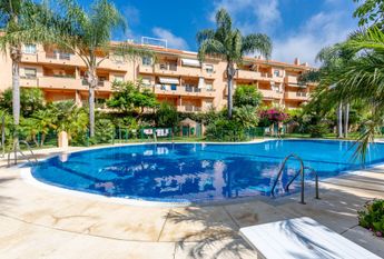 Spacious 4 bed penthouse, furnished and equipped in Marbella, near the Dunes of Artola and Cabopino