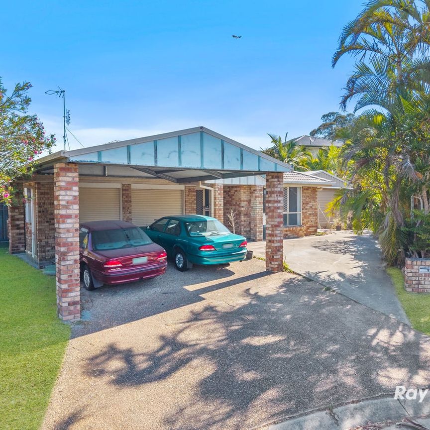 Modern Spacious Family Home in Great Location With Work Shop, Solar - Photo 1