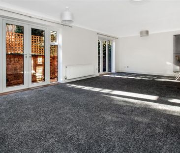 4 bedroom detached house to rent - Photo 3