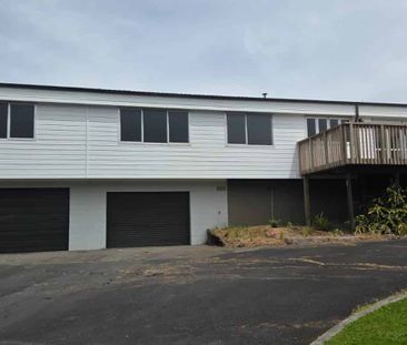 Suburban Dream in Central City - Photo 2