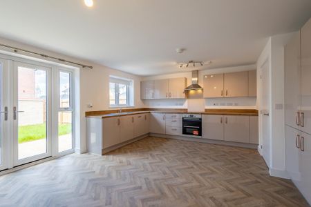 5 bedroom semi-detached house to rent - Photo 4