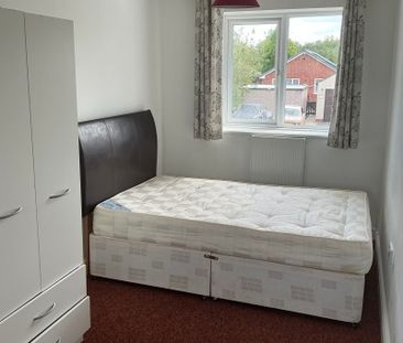 39, Eastfield Crescent - Photo 6