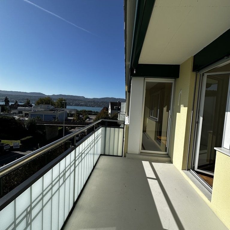 "Helle 3.5 -Zimmerwohnung in Küsnacht" - Photo 1