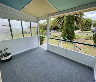 LOVELY CHARACTER HOME - Photo 4
