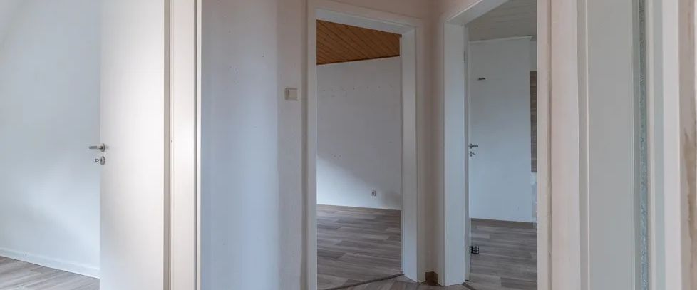 Ca. 51 m² große 2-Zimmer-Dachgeschosswohnung mit Tageslichtbad in Hagen-Eilpe - Foto 1