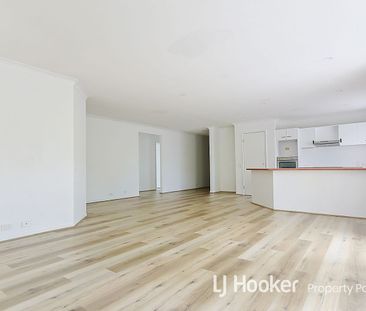 Charming Family Home - Photo 2