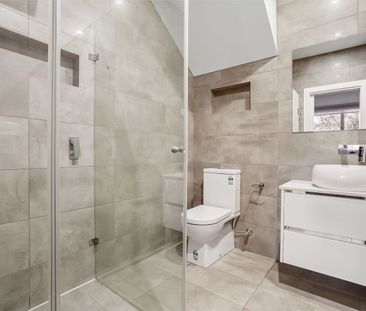 Modern Comfort & Convenience in a Desirable Pascoe Vale Pocket - Photo 6