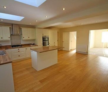 Newington Drive, BL8 - Photo 1