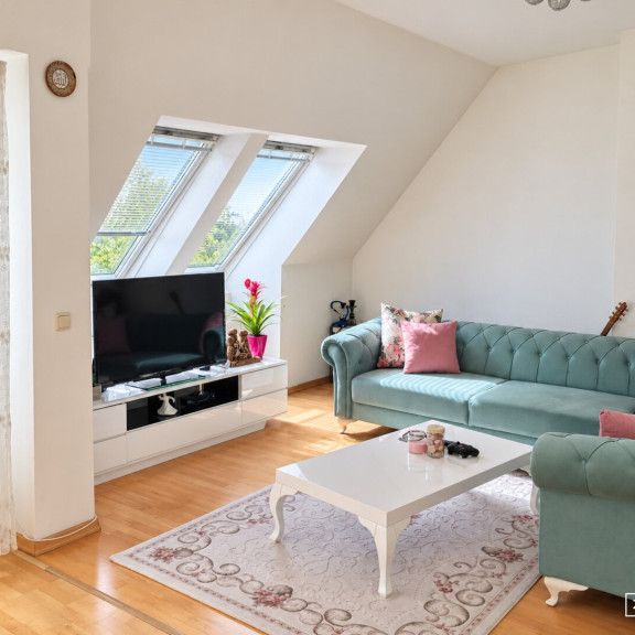 Hell und ruhig – Dachgeschosswohnung mit Südterrasse | ZELLMANN IMMOBILIEN - Foto 1