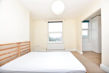 2 bedroom maisonette to rent - Photo 3