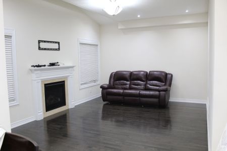 For Lease - 210 Bellchase Trail, Brampton, Ontario - Photo 5