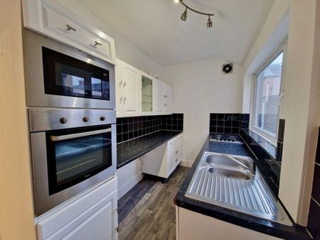 2 bedroom terraced house to rent - Photo 5