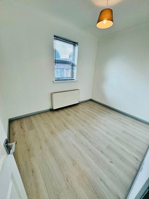 2 Bed Flat, Argyle Road, IG1 - Photo 1