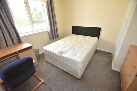 3 bedroom flat to rent - Photo 5