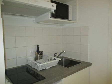 Location Appartement 1 pièce 23m² ORLEANS 45000 - Photo 3