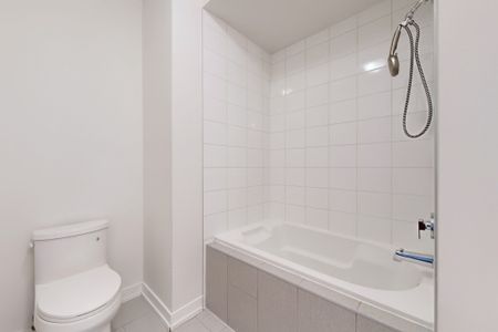 For Lease - 215 Salterton Circle, Vaughan, Ontario - Photo 5