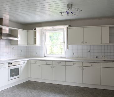 Großzügige Obergeschosswohnung in zentraler Lage - Foto 2