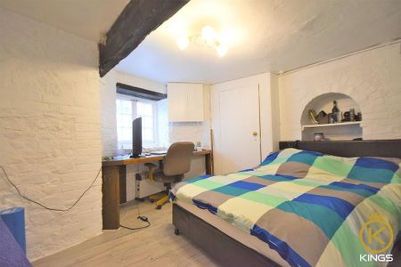 5 bedroom semi-detached house to rent - Photo 3