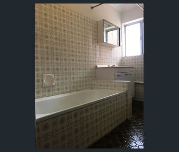 Well-Positioned Unit in the Heart of Moorooka - Photo 3