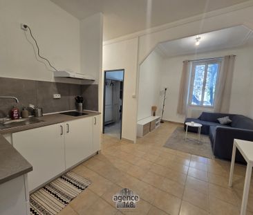 Location Appartement 2 pièces 43m² MARSEILLE 3ème - Photo 1