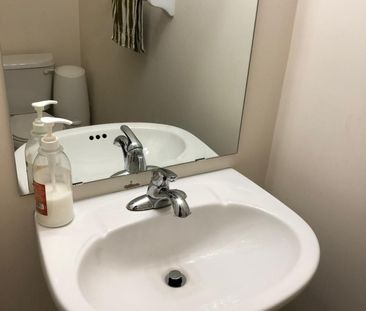 For Lease - 31 Banbridge Crescent, Brampton, Ontario - Photo 6