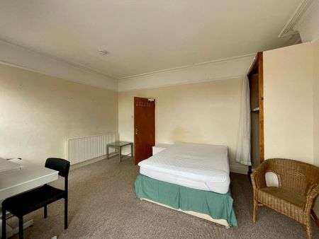 4 bedroom terraced house to rent - Photo 4