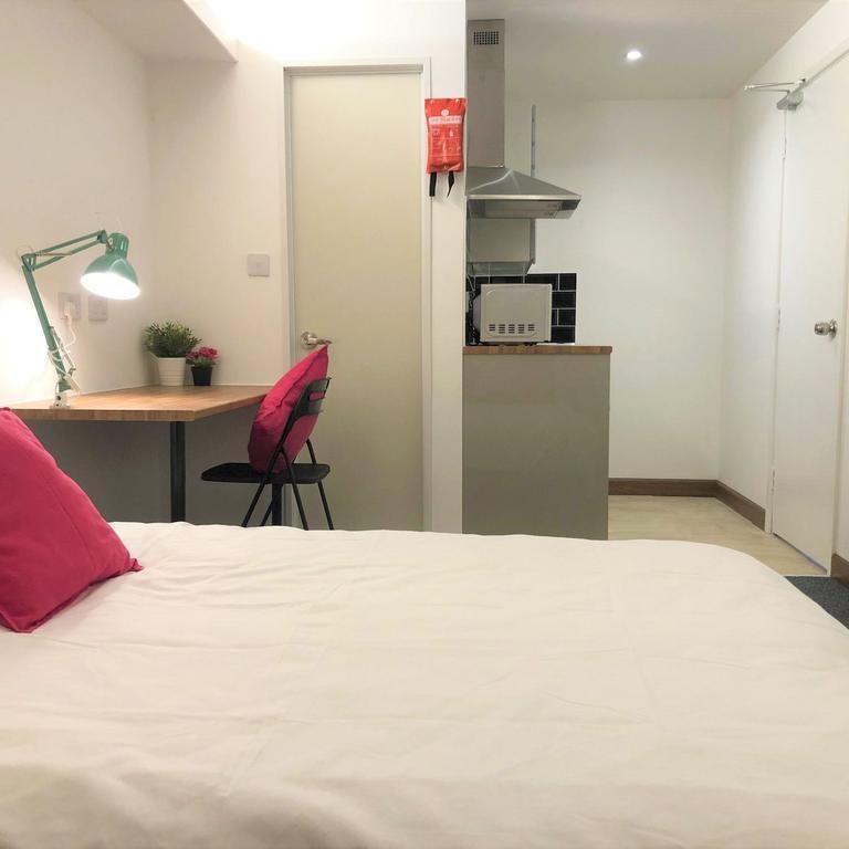 Studio to rent - Photo 1