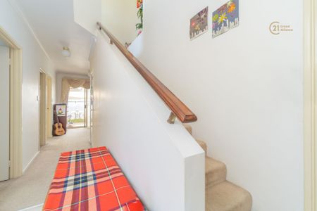 Home with a Pool!!!!! - $800 Per Week - Photo 2