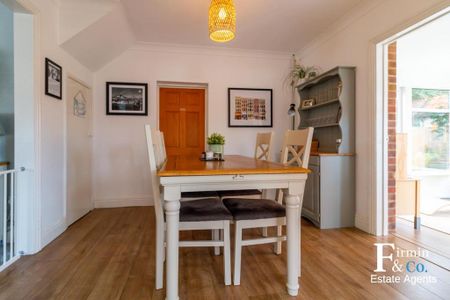 4 bedroom detached house to rent - Photo 4