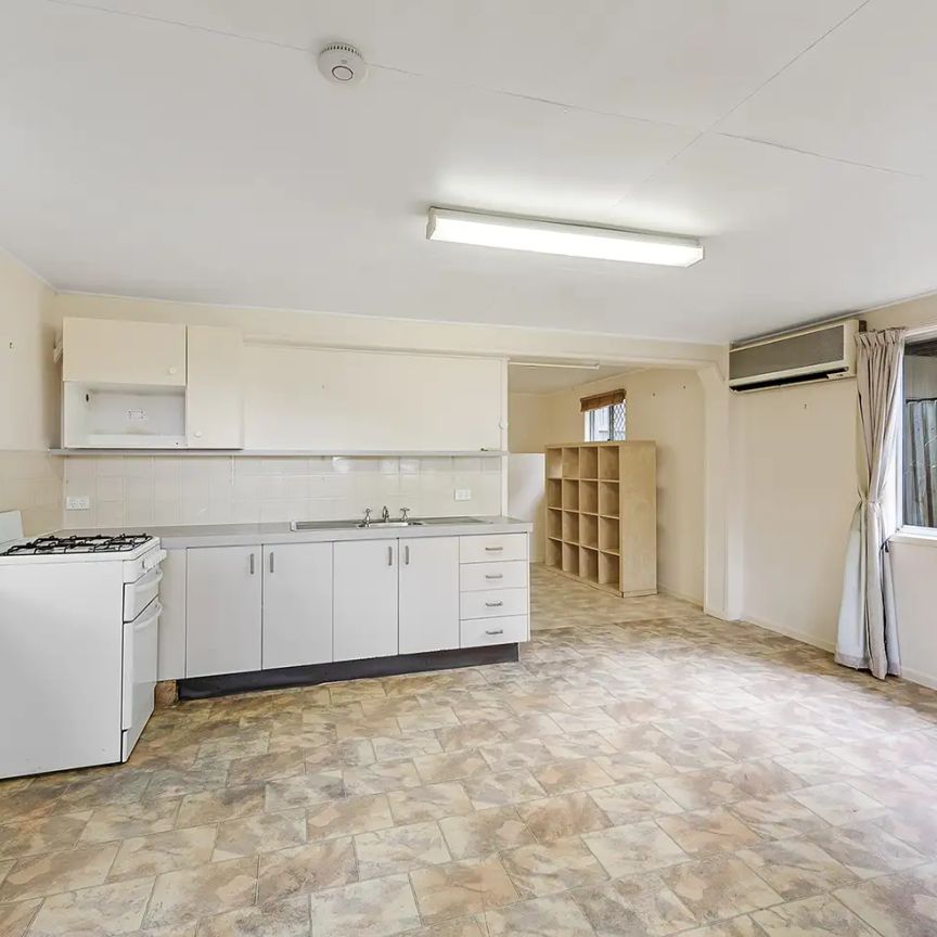 “Spacious - Air Conditioned - Potential Dual Living” - Photo 1