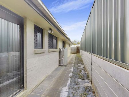 Perfect Family Home with Large Yard, Side Access for Caravan and Solar - Photo 5