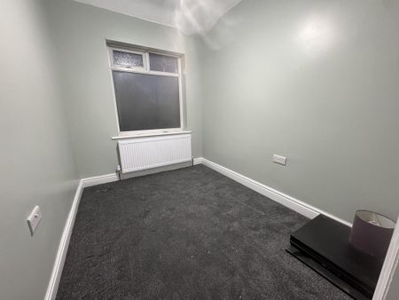 3 bedroom end of terrace house to rent - Photo 5