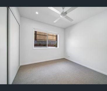 Brand new home, elevated views and low maintenance! - Photo 1