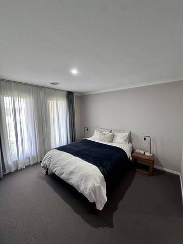 Stylish and Spacious Family Home in Wodonga - Photo 5