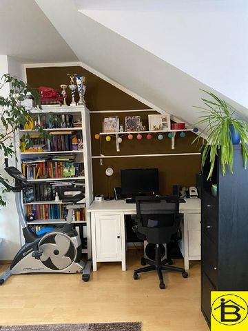 15380 Außergewöhnliche Innenstadtlage, neu renoviert, 5 Minuten zum Bahnhof, Altbau, Lift! - Photo 4