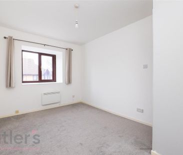 2 bedroom end of terrace house to rent - Photo 5